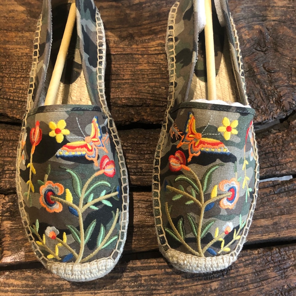 NEW Johnny Was Camo Embroidered Espadrille Shoes 8